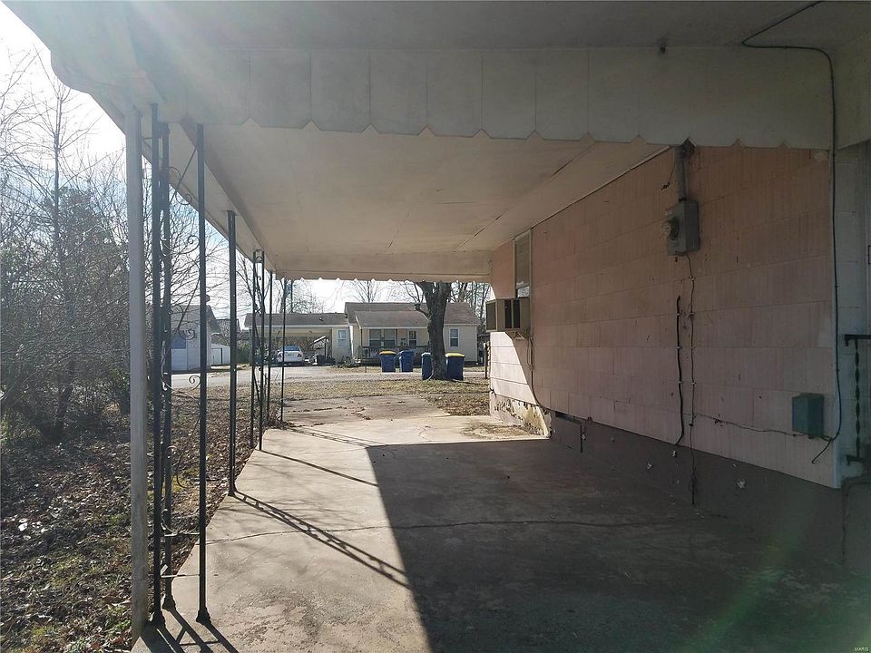 2nd image of 306 E Bryan St