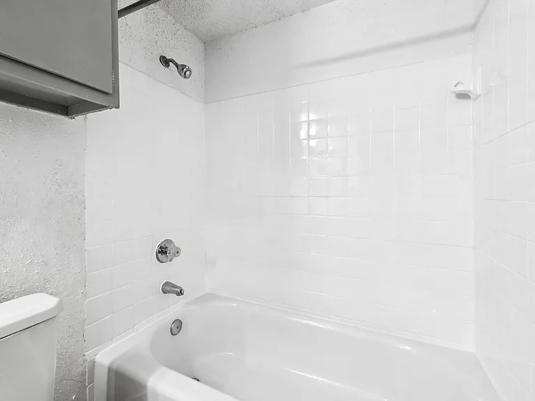 Pine Creek Apartments — Photo 57