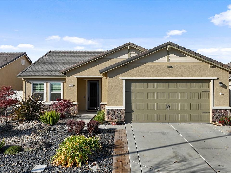 1st image of 2705 Shadow Berry Dr