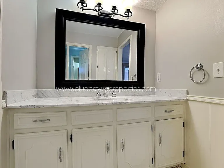 1804 Mercedes Pl — Photo 22