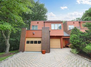 55 Old Quarry Rd, Englewood, NJ 07631