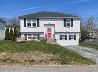 15 Woodland St, Cumberland, RI 02864
