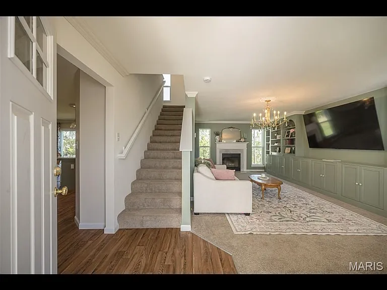347 Cumberland Ct — Photo 4