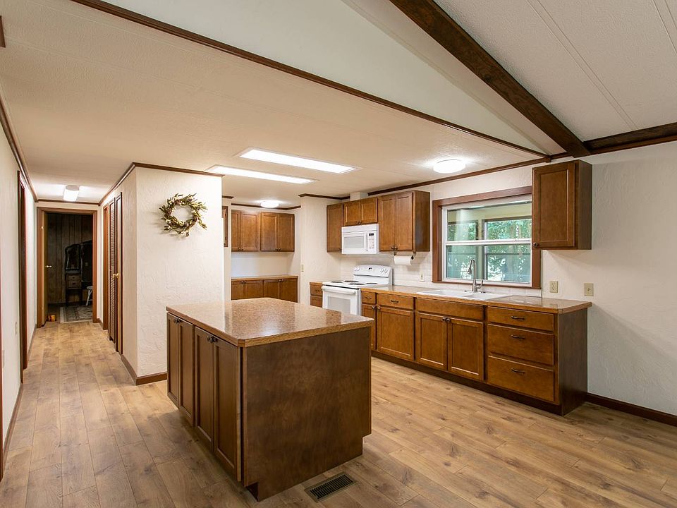 1st image of 29 River Front Dr