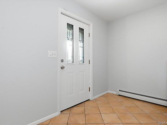4th image of 64 Bridle Lane