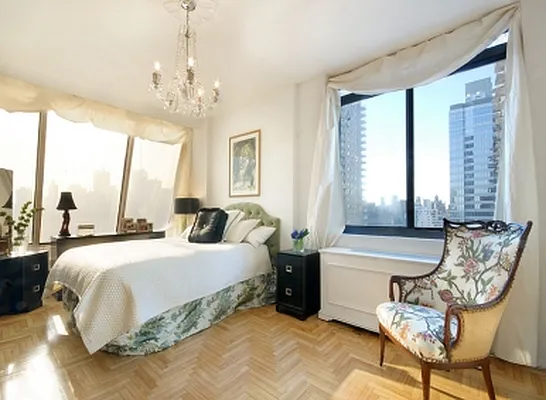 Sold by Warburg | media 23