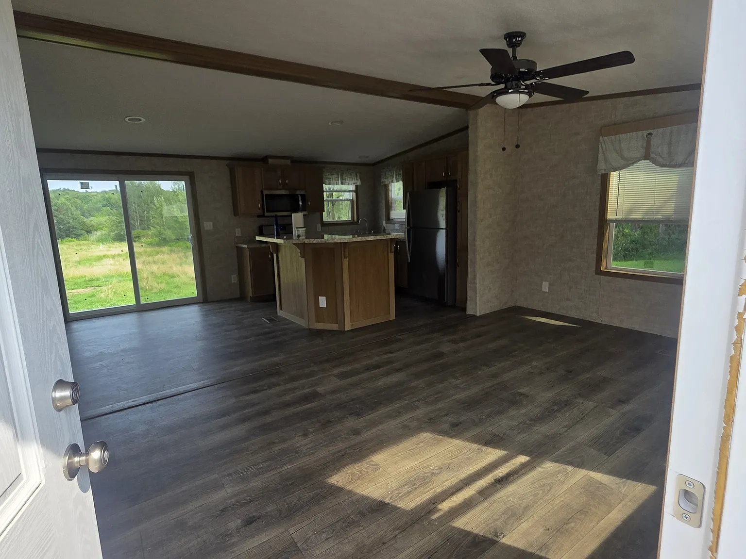 2 bed, 1000 sqft, $1,500 — Photo 4