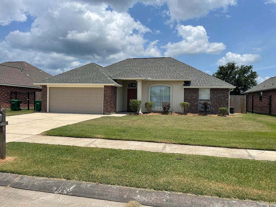 1st image of 26 Tuscany Dr