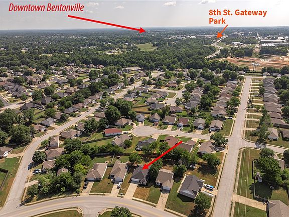 2nd image of 819 Tunbridge Dr