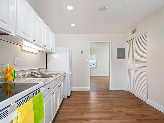 5th image of 101 S Bumby Ave APT F12