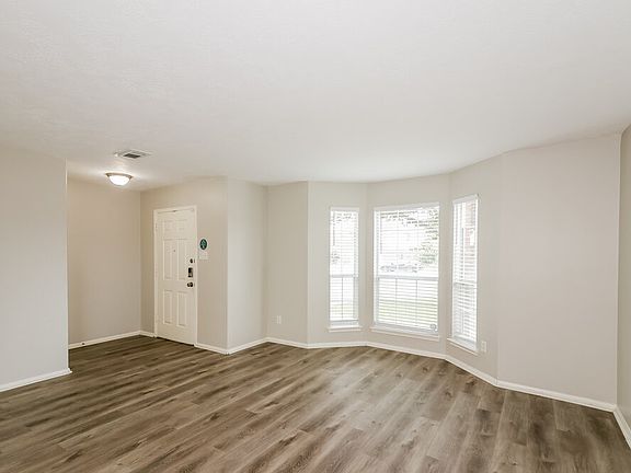 4th image of 15503 Gallant Ct