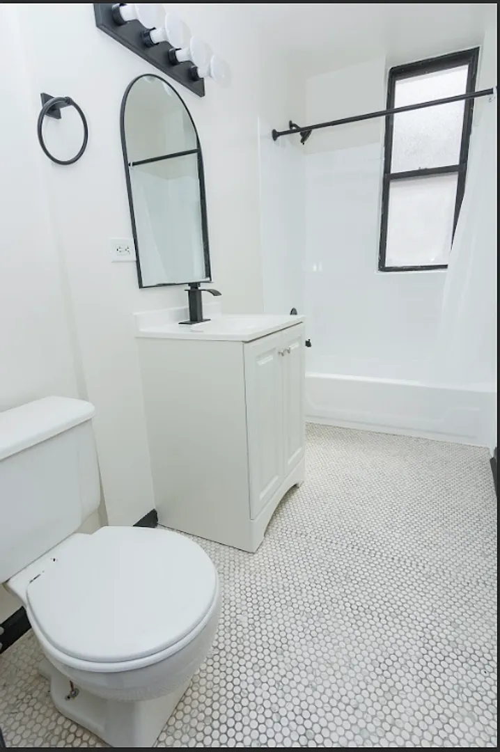 5635 W. Washington Blvd — Photo 1