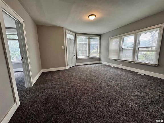 2nd image of 2107 Marquette St