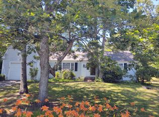 17 Early Redberry Ln, Yarmouth Port, MA 02675