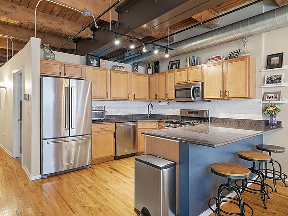 3rd image of 420 W Ontario St APT 304