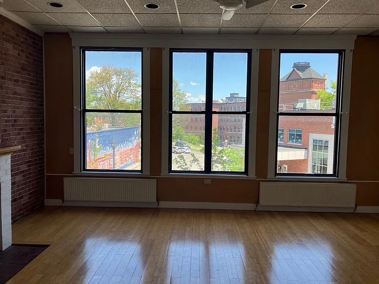 215 Main St #2 — Photo 4
