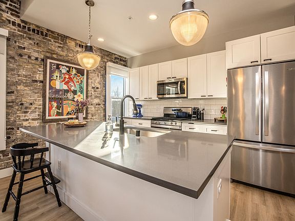 4th image of 4001 N Downer Ave #A
