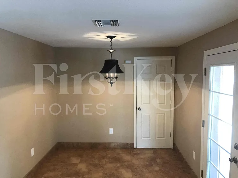 3550 E Thunderbird Rd — Photo 4