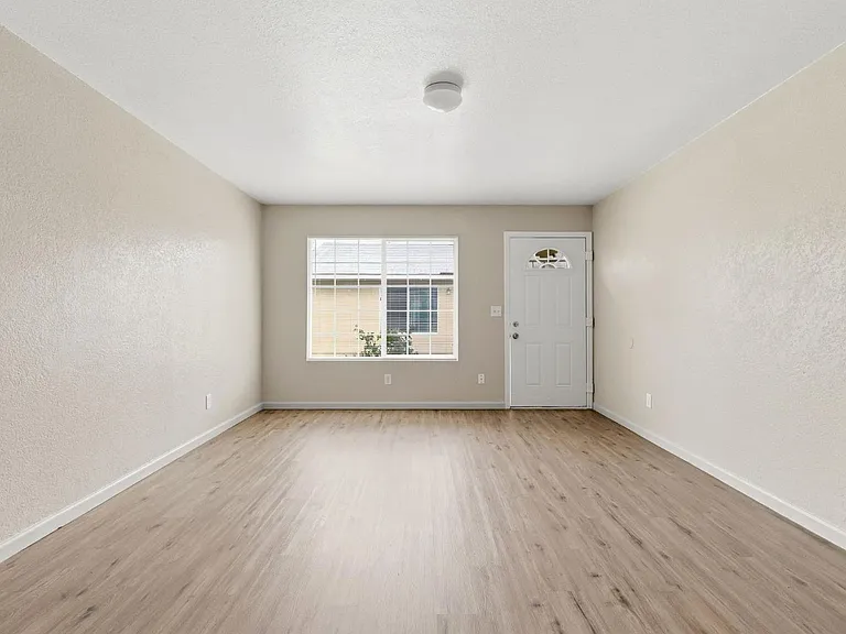 616 S Irwin St #C — Photo 16