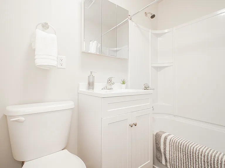 129 Lenore St #14 — Photo 17