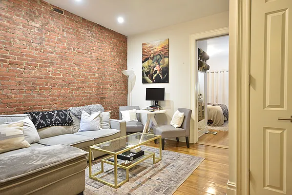 Sold by Green Line Realty | media 7