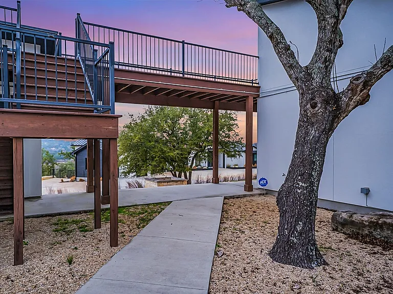 2109 Bella Vis — Photo 37