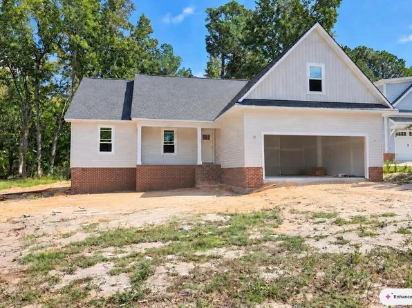 64 Oak Bluff Ct, Fuquay Varina, NC 27526
