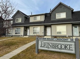 220 S Erin Mount Cres SE #8, Calgary, AB T2B2T2