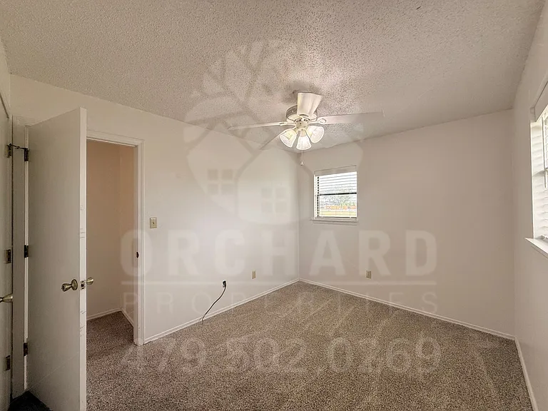 180 S Barrington Rd — Photo 13