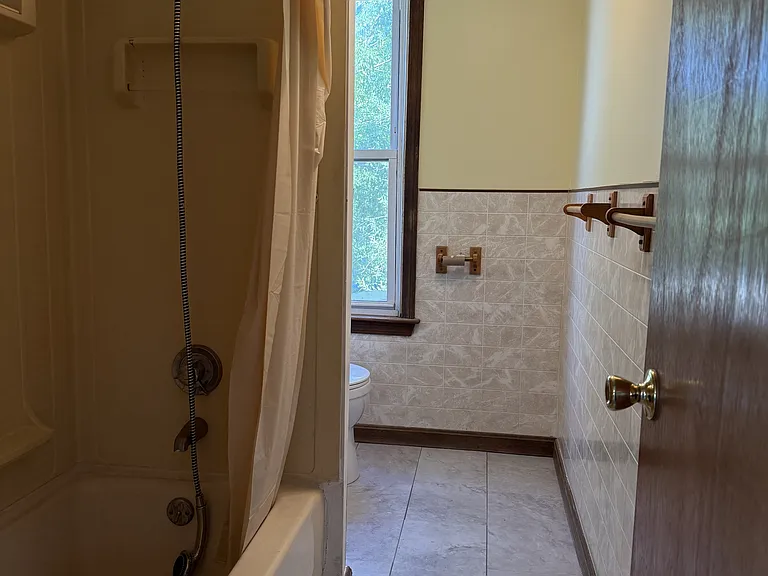 418 Belleville Ave #2N — Photo 8