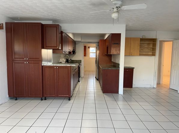 1045 NE 9th Ave APT 5