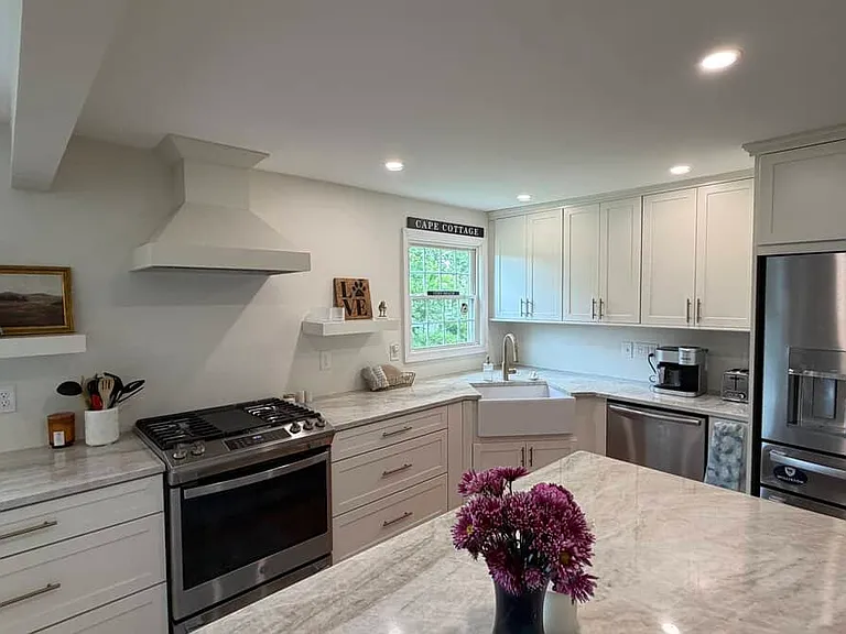 75 Alvord St — Photo 2
