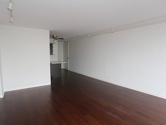 4th image of 2400 N Lakeview Ave APT 1112