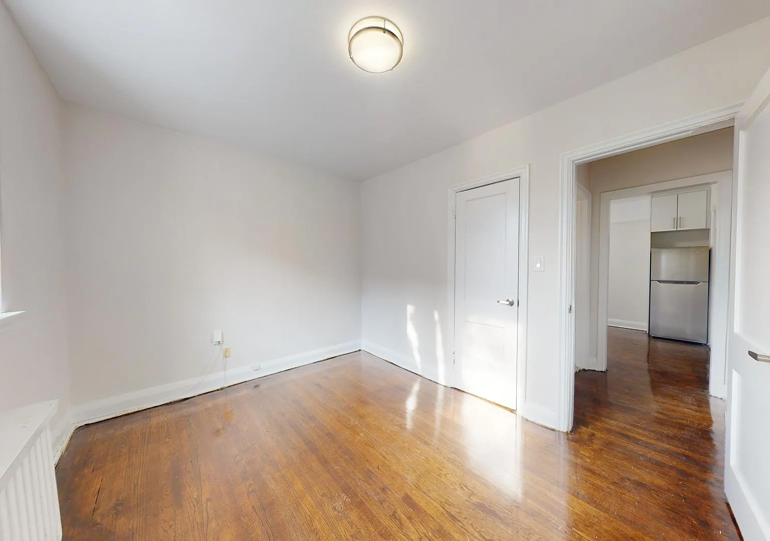 316 Lonsdale — Photo 4