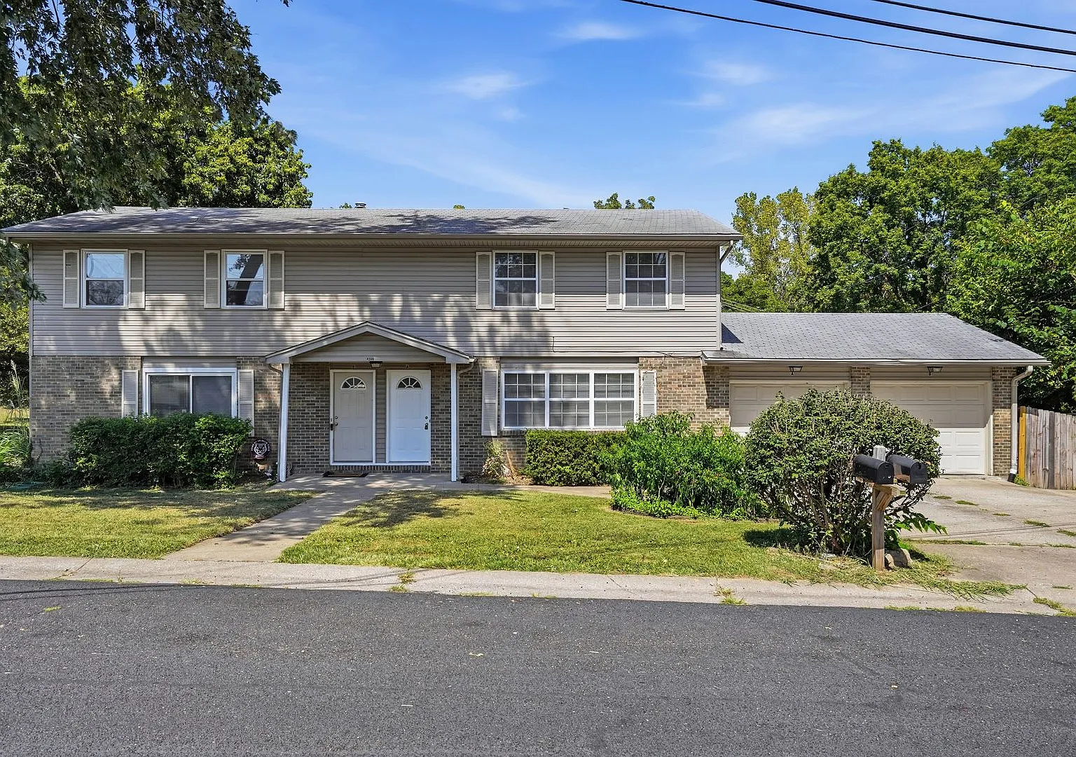 4209 Defoe Dr — Photo 2