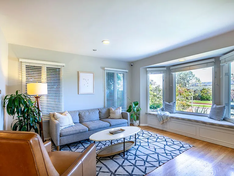 8005 Gonzaga Ave — Photo 2