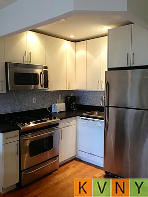 Rented by KVNY Soho | media 35