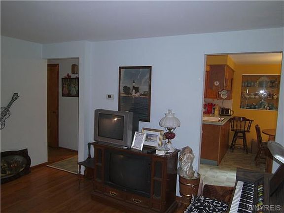 4th image of 3809 N Freeman Rd