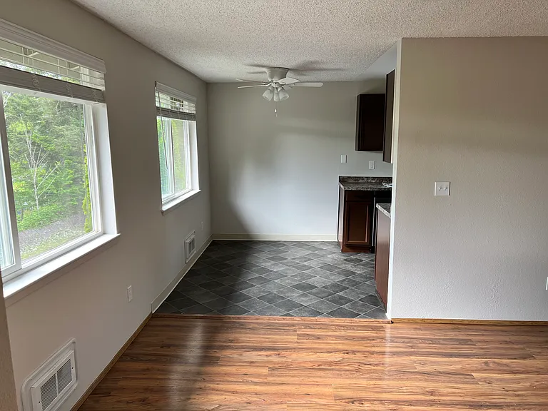 131 Lippert Dr W #203 — Photo 3
