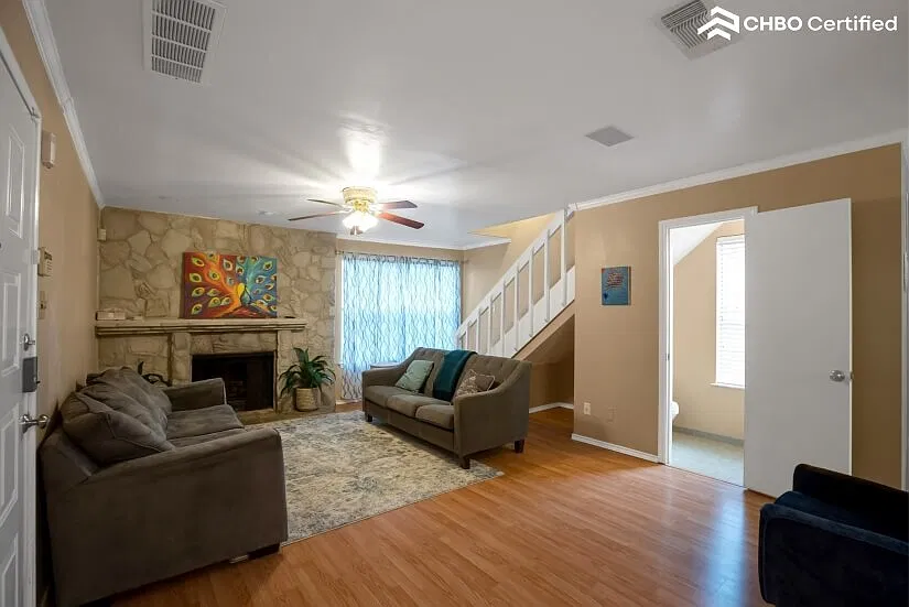 Aspen Village Furnished Condo — Photo 3