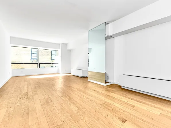 500 Park Avenue image 4 of 11