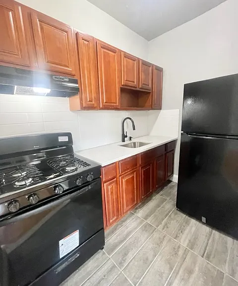 Vine Street Holdings — Photo 10