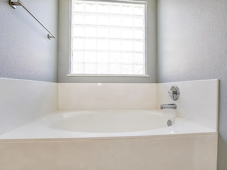 1110 Concan Dr — Photo 19