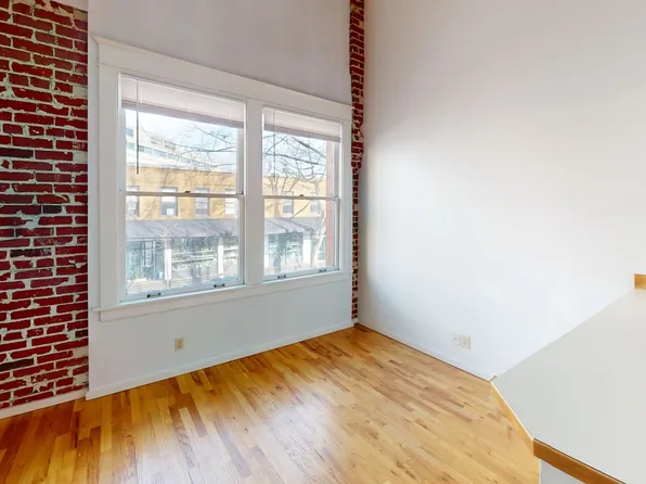 Princess, 5443 Ballard Ave NW APT 202, Seattle, WA 98107