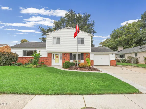 544 S Edward St, Oregon, OH 43616