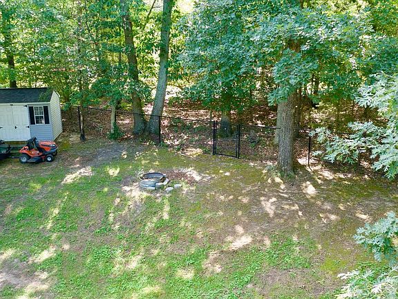 5th image of 45654 Ford Dr