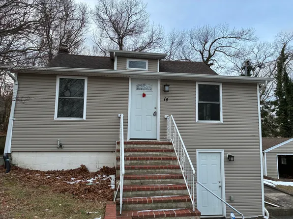 14 Shell Rd, Rocky Point, NY 11778