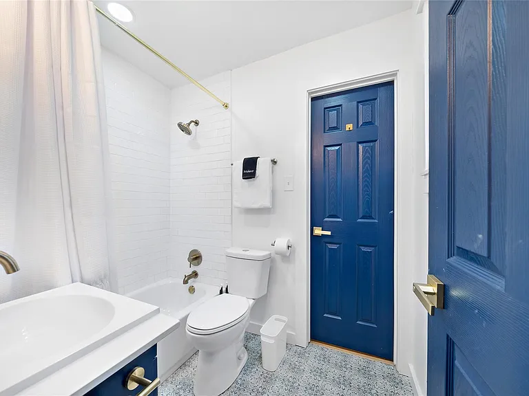 3901 Dallas St #B — Photo 14