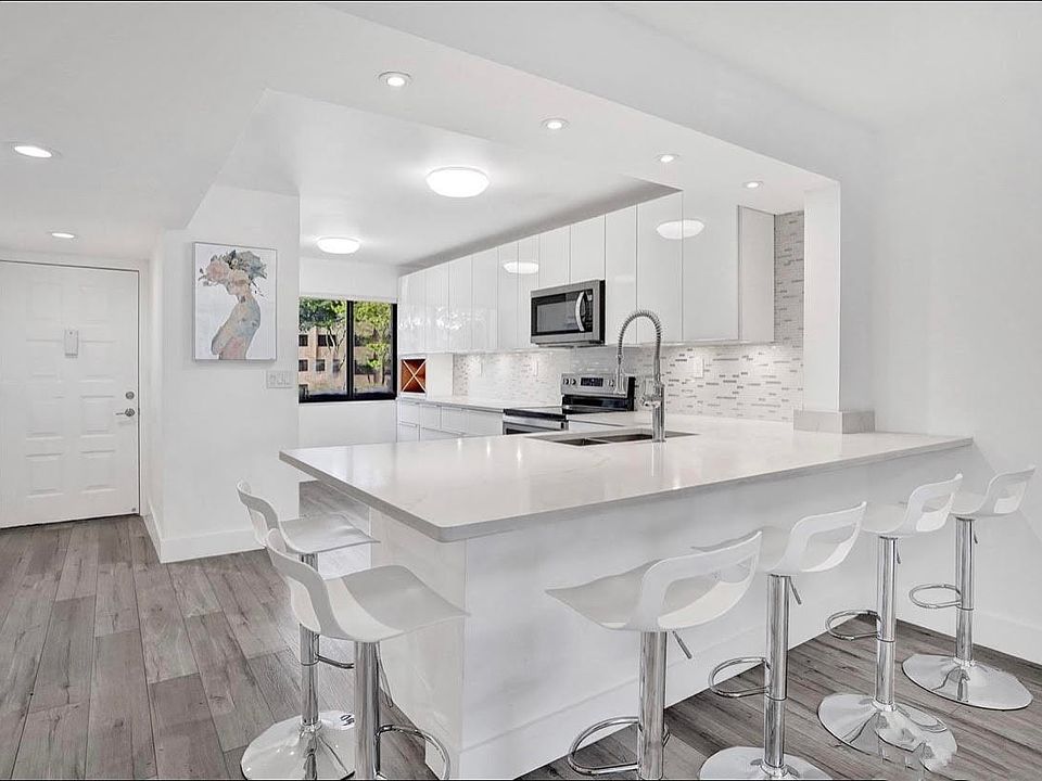 Home For Sale In Kings Point