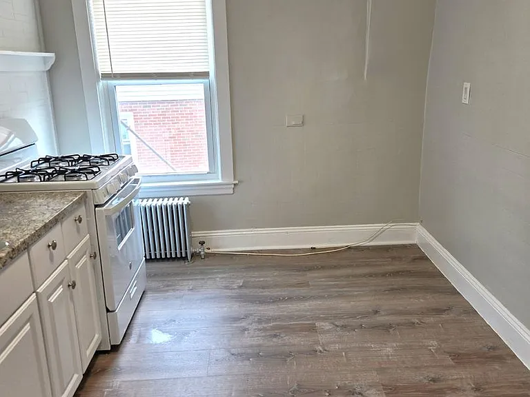 161 Montgomery Street — Photo 6